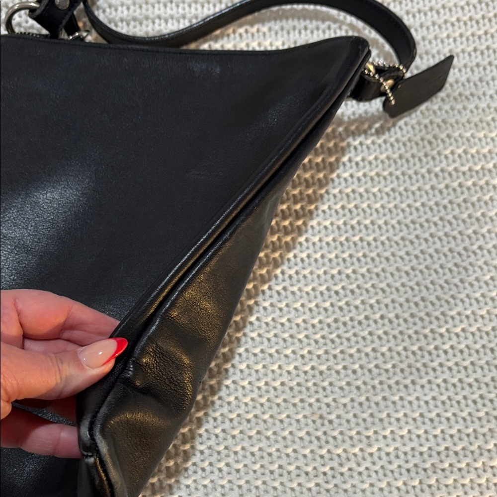 Vintage Coach Black Leather Shoulder Bag - Picture 8 of 14